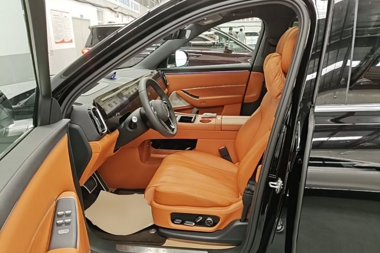 Used Hima AITO M8 2025 Extended-Range Max+ Version 53.4 kWh 5-Seater Edition Driver Seat
