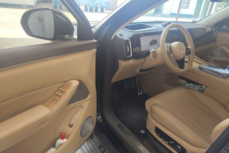 Used Hima AITO M8 2025 Extended-Range Max+ Version 53.4 kWh 6-Seater Edition Driver Seat