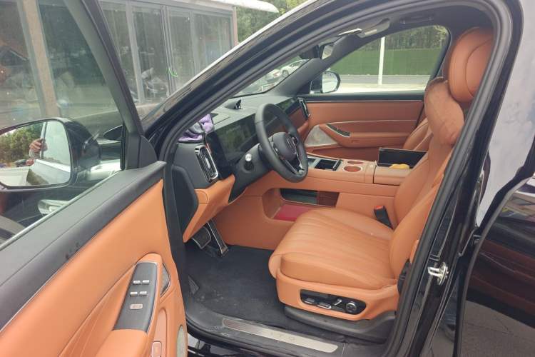 Used Hima AITO M8 2025 Extended-Range Ultra Version 53.4 kWh 6-Seater Edition Driver Seat