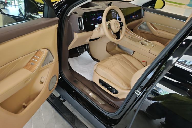 Used Hima AITO M8 2025 Extended-Range Ultra Version 53.4 kWh 6-Seater Edition Driver Seat