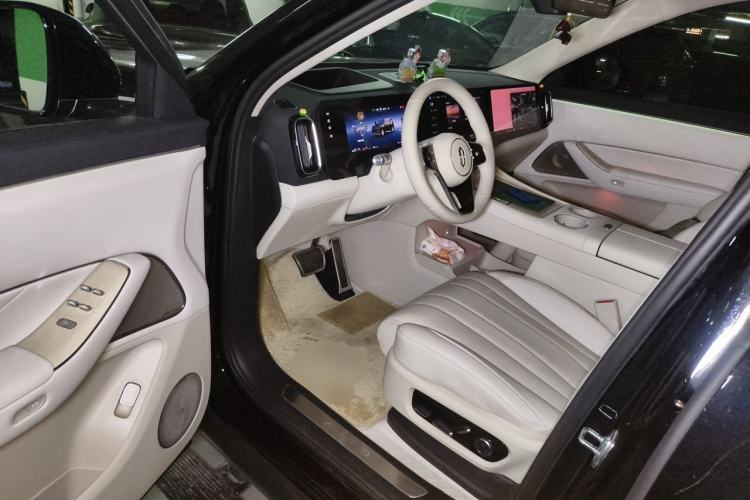 Used Hima AITO M8 2025 Extended-Range Max+ Version 53.4 kWh 6-Seater Edition Driver Seat