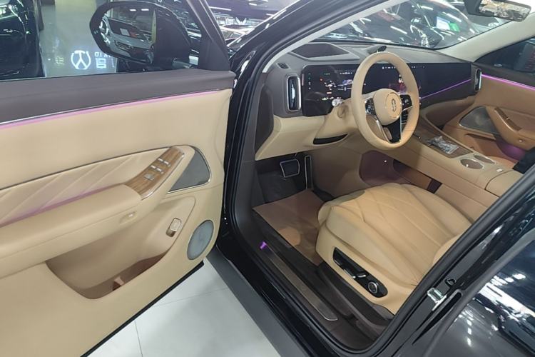 Used Hima AITO M8 2025 Extended-Range Max+ Version 53.4 kWh 5-Seater Edition Driver Seat