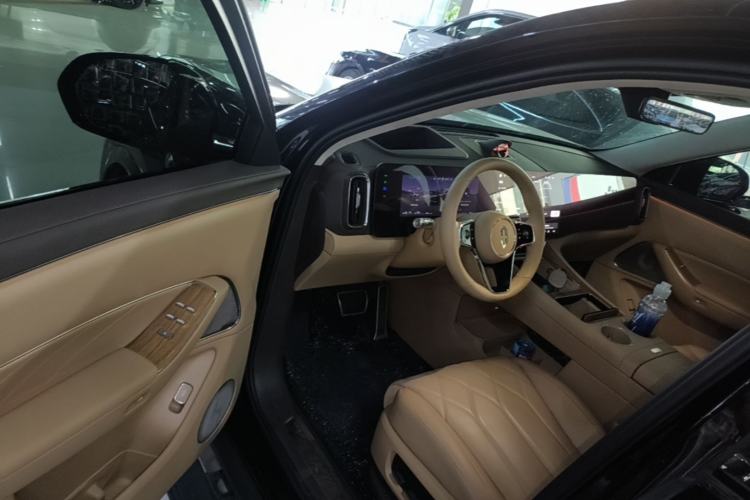 Used Hima AITO M8 2025 Extended-Range Ultra Version 53.4 kWh 6-Seater Edition Driver Seat