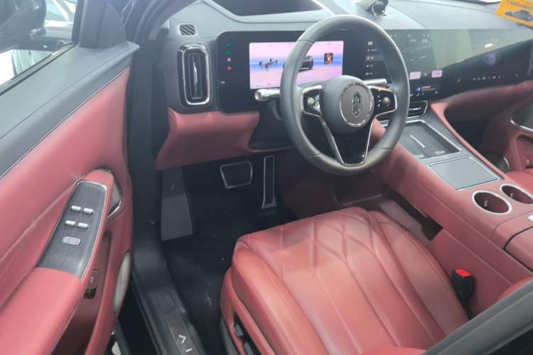 Used Hima AITO M8 2025 Extended-Range Ultra Version 53.4 kWh 5-Seater Edition Driver Seat