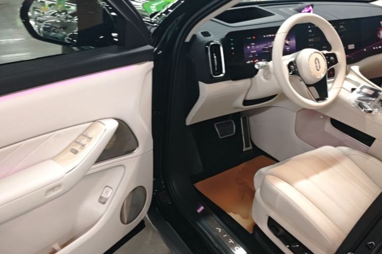 Used Hima AITO M8 2025 Extended-Range Max+ Version 53.4 kWh 5-Seater Edition Driver Seat