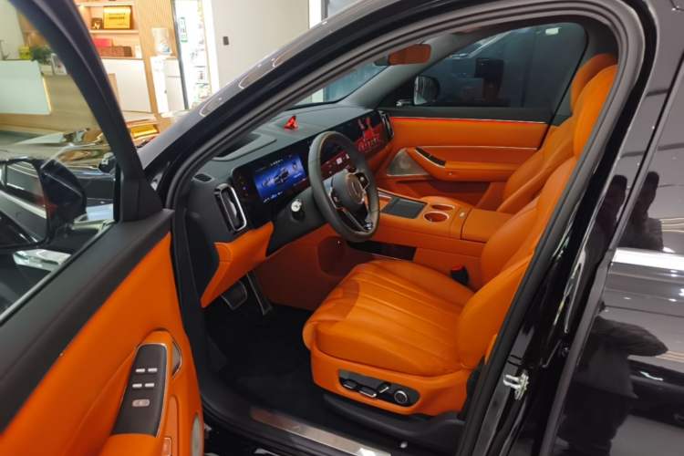 Used Hima AITO M8 2025 Extended-Range Max+ Version 53.4 kWh 5-Seater Edition Driver Seat