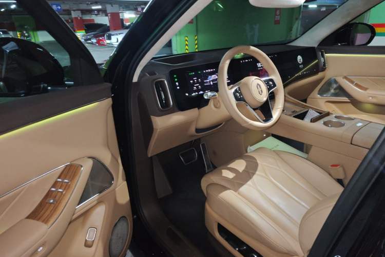 Used Hima AITO M8 2025 Extended-Range Max+ Version 53.4 kWh 6-Seater Edition Driver Seat