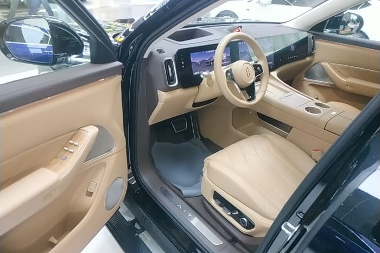 Used Hima AITO M8 2025 Extended-Range Ultra Version 53.4 kWh 6-Seater Edition Driver Seat