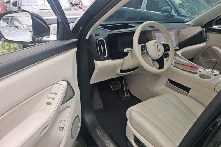 Used Hima AITO M8 2025 Extended-Range Max Version 37 kWh 5-Seater Driver Seat