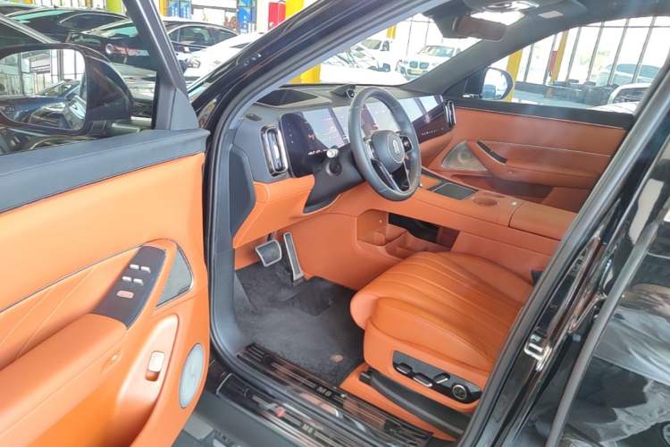Used Hima AITO M8 2025 Extended-Range Max+ Version 53.4 kWh 5-Seater Edition Driver Seat