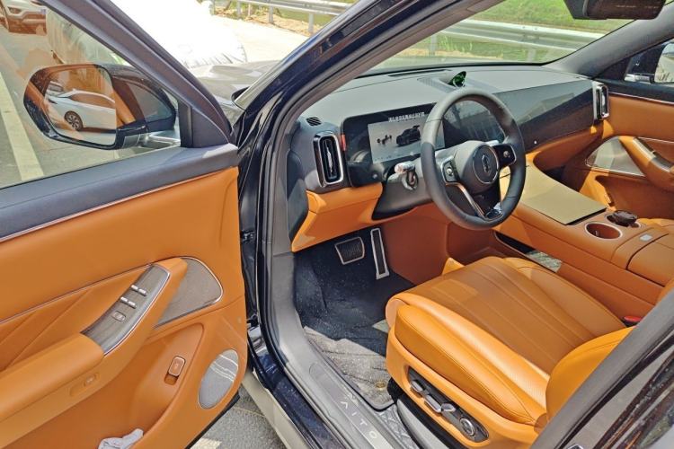Used Hima AITO M8 2025 Model Range-Extender Max Edition 53.4 kWh, 5-seat version (896-line LiDAR) Driver Seat