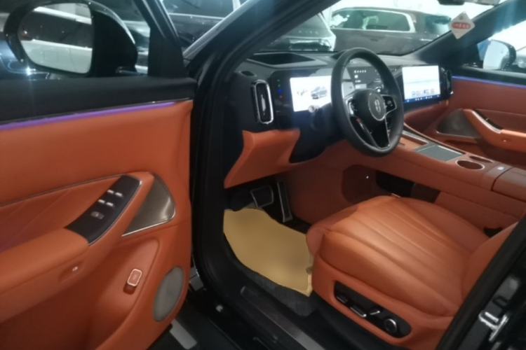 Used Hima AITO M8 2025 Extended-Range Ultra Version 53.4 kWh 6-Seater Edition Driver Seat