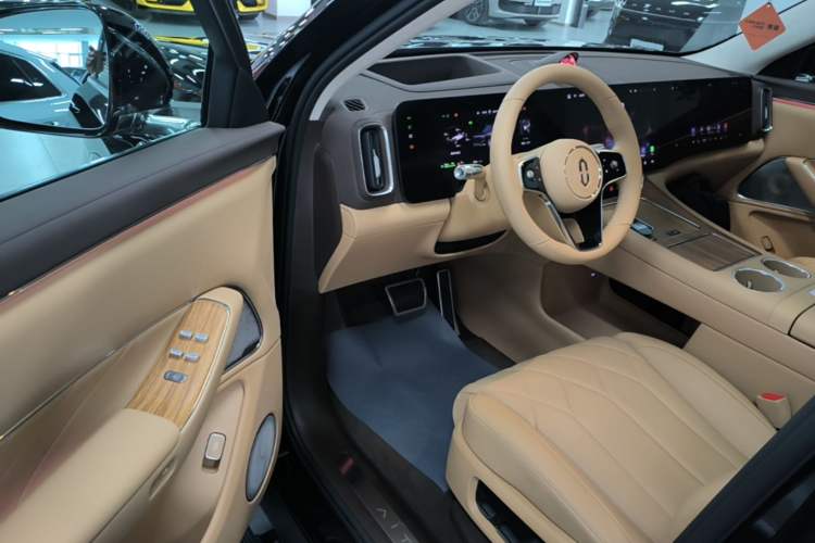 Used Hima AITO M8 2025 Extended-Range Ultra Version 53.4 kWh 6-Seater Edition Driver Seat