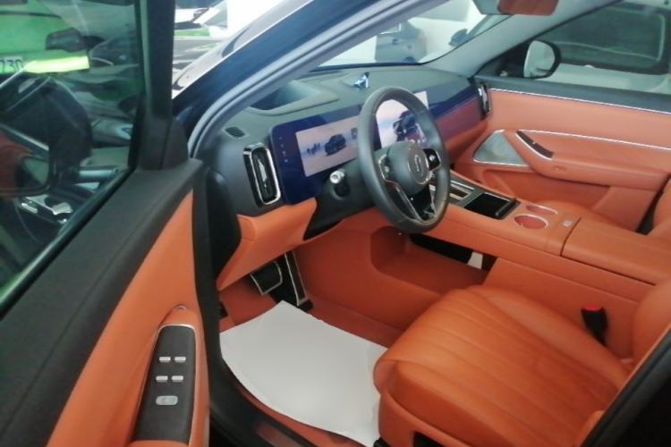 Used Hima AITO M8 2025 Extended-Range Max+ Version 53.4 kWh 5-Seater Edition Driver Seat