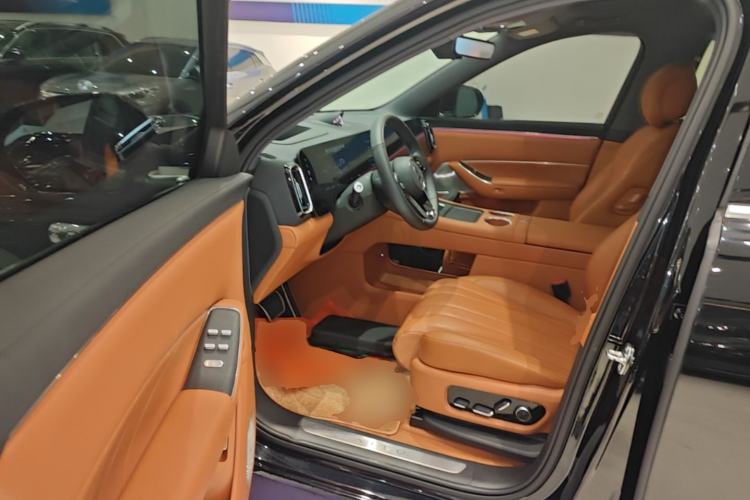 Used Hima AITO M8 2025 Extended-Range Max+ Version 53.4 kWh 6-Seater Edition Driver Seat