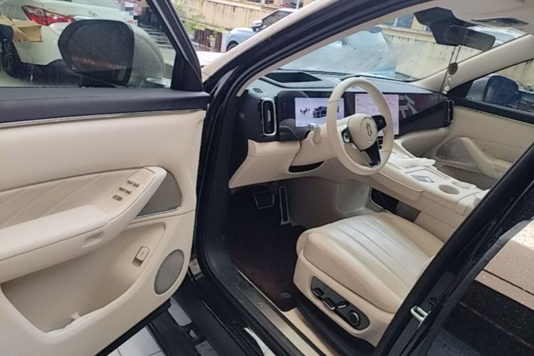 Used Hima AITO M8 2025 Extended-Range Max+ Version 53.4 kWh 5-Seater Edition Driver Seat