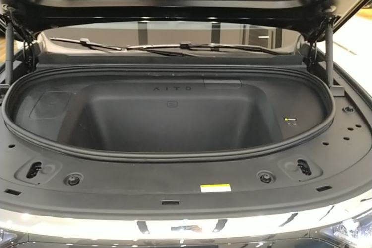 Used Hima AITO M8 2025 Model Pure Electric Max+ Six-Seat Four-Wheel-Drive Version Engine Bay