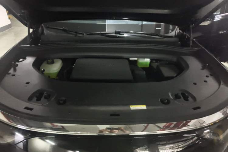 Used Hima AITO M8 2025 Extended-Range Ultra Version 53.4 kWh 6-Seater Edition Engine Bay