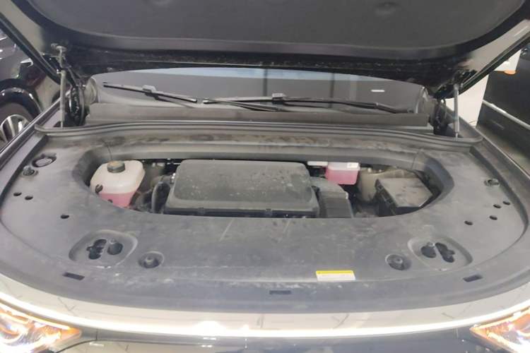Used Hima AITO M8 2025 Extended-Range Max+ Version 53.4 kWh 5-Seater Edition Engine Bay