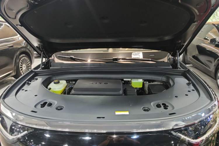 Used Hima AITO M8 2025 Model Range-Extended Max Version 53.4kWh Six-Seater (896-line LiDAR) Engine Bay