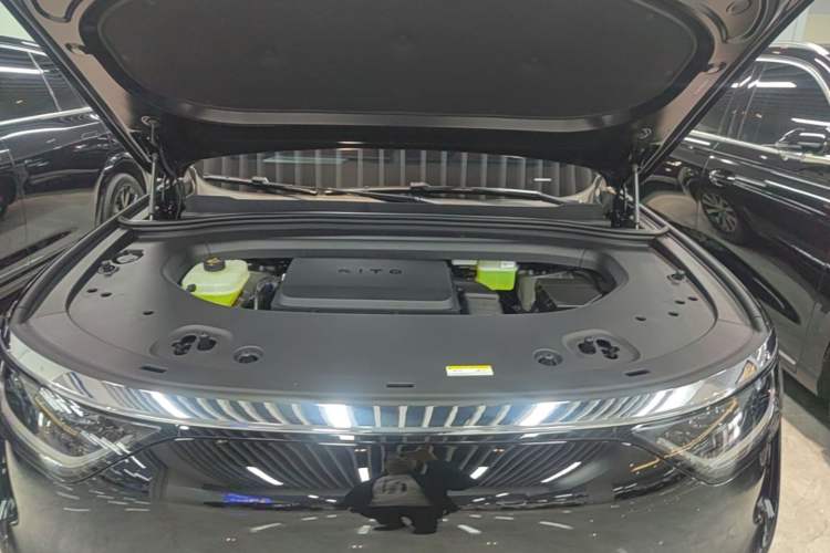 Used Hima AITO M8 2025 Extended-Range Max Version 37 kWh 5-Seater Engine Bay
