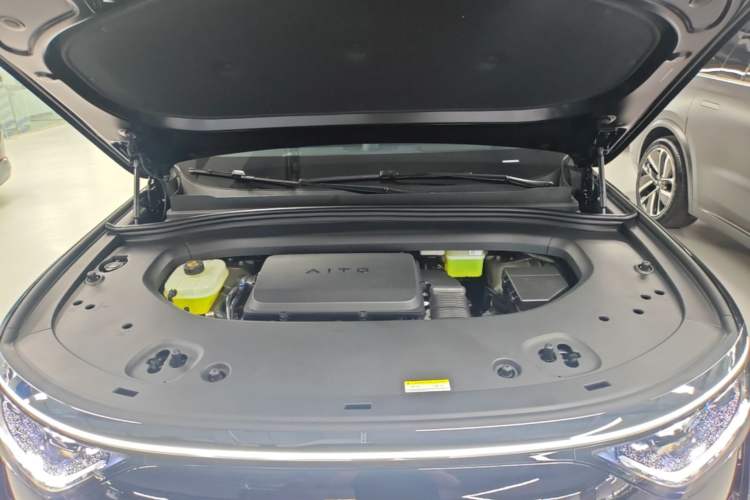 Used Hima AITO M8 2025 Extended-Range Max+ Version 53.4 kWh 6-Seater Edition Engine Bay