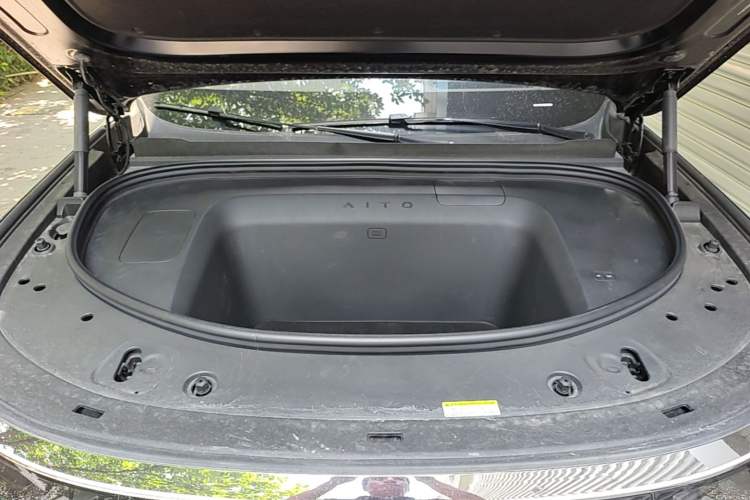Used Hima AITO M8 2025 Model, Pure Electric Max+ Six-Seat Long-Range Version Engine Bay