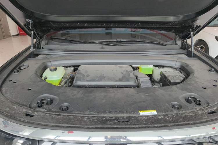 Used Hima AITO M8 2025 Extended-Range Max+ Version 53.4 kWh 6-Seater Edition Engine Bay