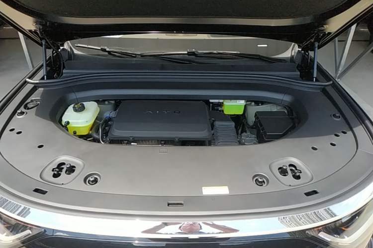 Used Hima AITO M8 2025 Extended-Range Ultra Version 53.4 kWh 6-Seater Edition Engine Bay