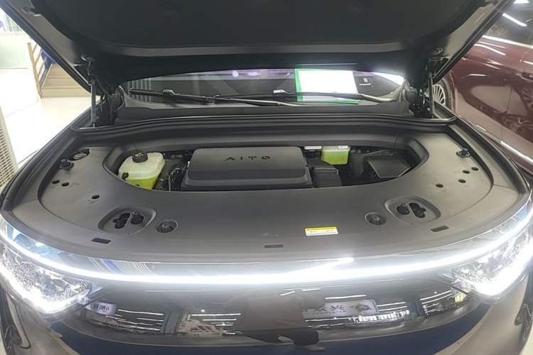 Used Hima AITO M8 2025 Extended-Range Max+ Version 53.4 kWh 5-Seater Edition Engine Bay