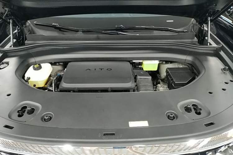 Used Hima AITO M8 2025 Extended-Range Max+ Version 53.4 kWh 5-Seater Edition Engine Bay