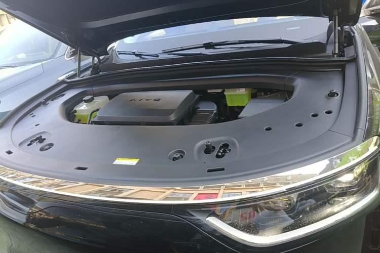 Used Hima AITO M8 2025 Extended-Range Ultra Version 53.4 kWh 5-Seater Edition Engine Bay