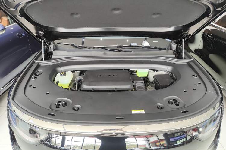 Used Hima AITO M8 2025 Extended-Range Max+ Version 53.4 kWh 6-Seater Edition Engine Bay