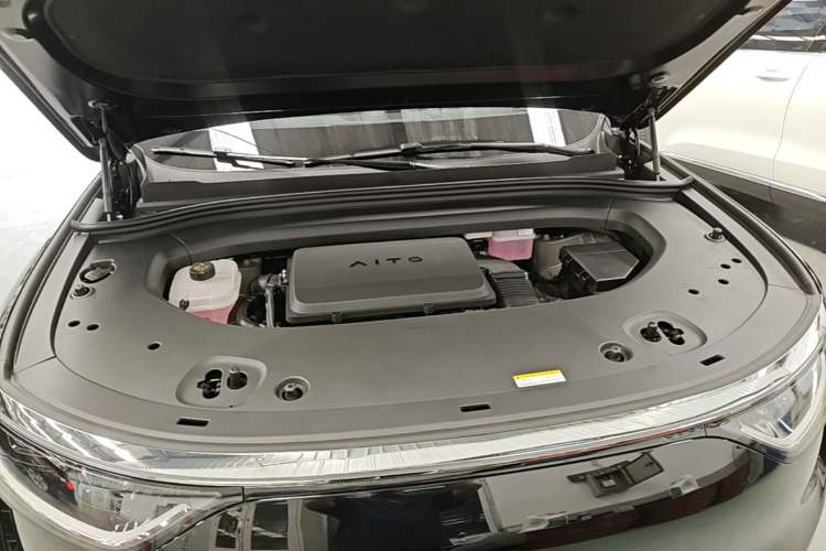 Used Hima AITO M8 2025 Extended-Range Max+ Version 53.4 kWh 5-Seater Edition Engine Bay