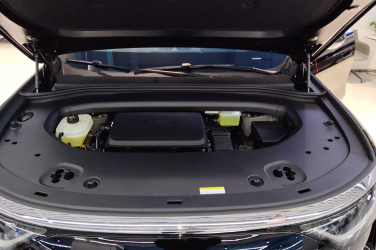 Used Hima AITO M8 2025 Extended-Range Max+ Version 53.4 kWh 6-Seater Edition Engine Bay