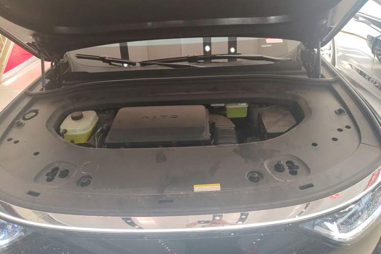 Used Hima AITO M8 2025 Extended-Range Max+ Version 53.4 kWh 6-Seater Edition Engine Bay