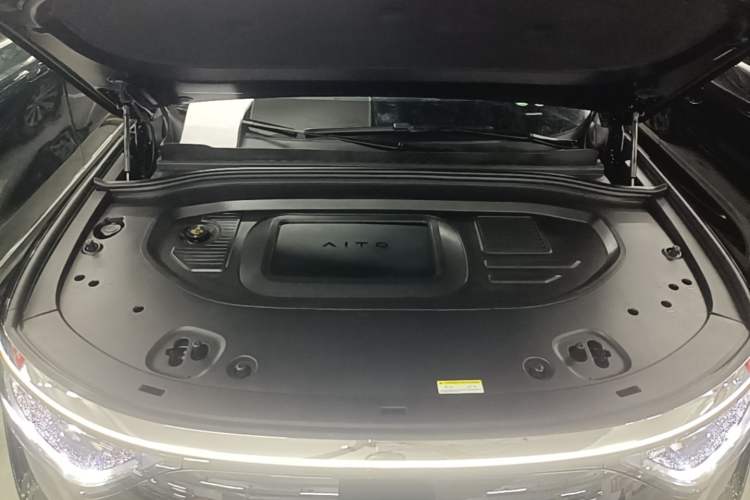 Used Hima AITO M8 2025 Extended-Range Max+ Version 53.4 kWh 6-Seater Edition Engine Bay