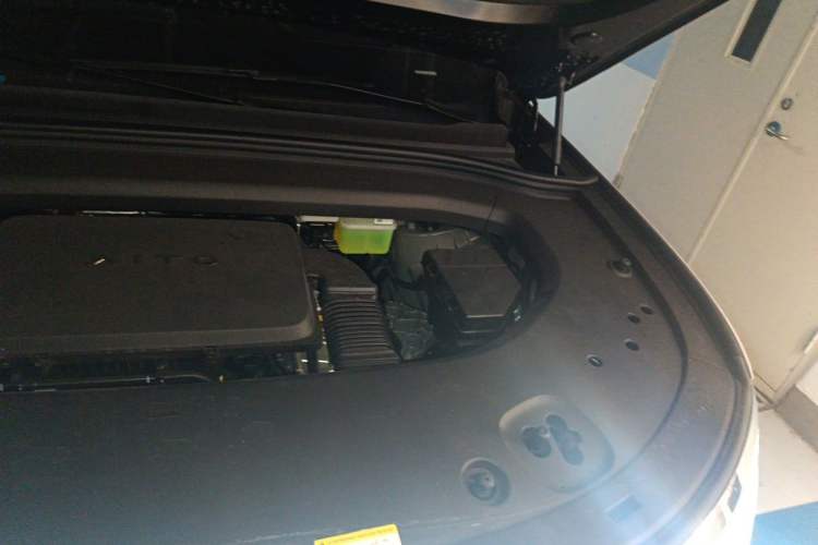 Used Hima AITO M8 2025 Extended-Range Max+ Version 53.4 kWh 5-Seater Edition Engine Bay Left