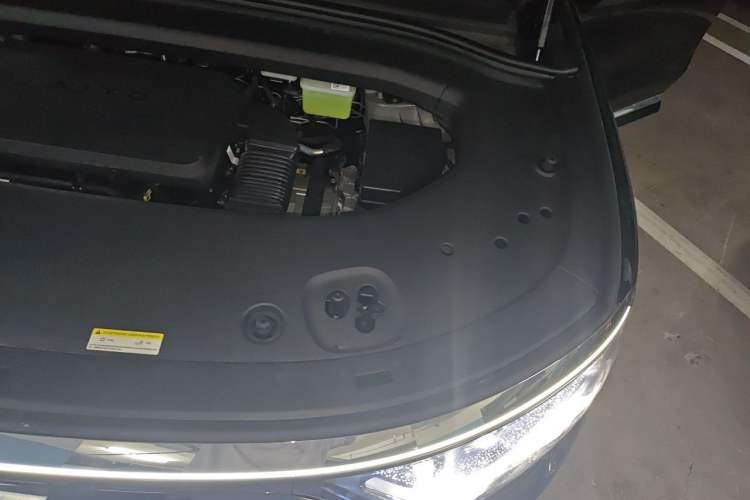 Used Hima AITO M8 2025 Extended-Range Max+ Version 53.4 kWh 6-Seater Edition Engine Bay Left