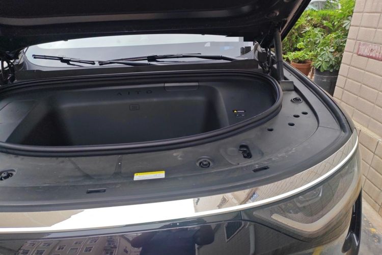Used Hima AITO M8 2025 Model, Pure Electric Max+ Five-Seat All-Wheel-Drive Version Engine Bay Left
