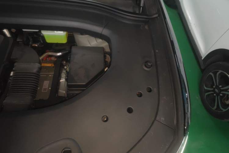 Used Hima AITO M8 2025 Extended-Range Max+ Version 53.4 kWh 5-Seater Edition Engine Bay Left