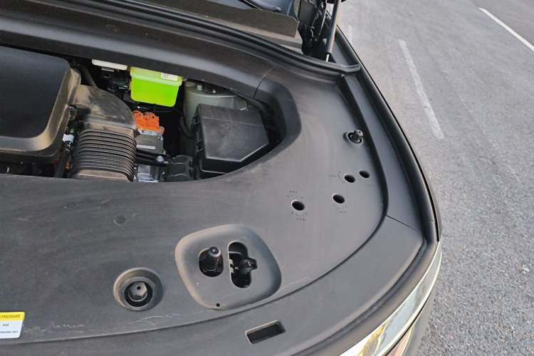 Used Hima AITO M8 2025 Extended-Range Ultra Version 53.4 kWh 6-Seater Edition Engine Bay Left