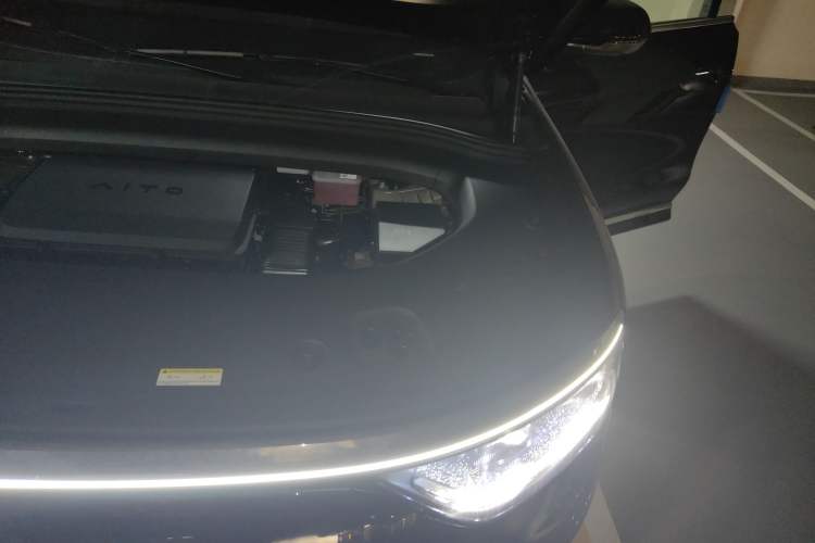 Used Hima AITO M8 2025 Extended-Range Max+ Version 53.4 kWh 6-Seater Edition Engine Bay Left