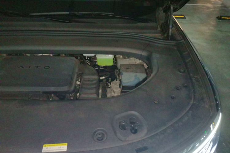 Used Hima AITO M8 2025 Extended-Range Max+ Version 53.4 kWh 6-Seater Edition Engine Bay Left