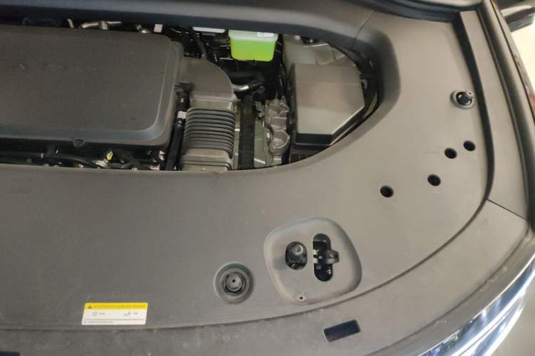 Used Hima AITO M8 2025 Extended-Range Ultra Version 53.4 kWh 5-Seater Edition Engine Bay Left