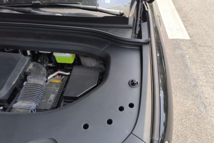 Used Hima AITO M8 2025 Extended-Range Max+ Version 53.4 kWh 5-Seater Edition Engine Bay Left