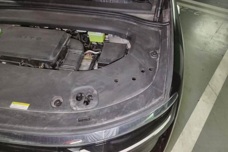 Used Hima AITO M8 2025 Extended-Range Max+ Version 53.4 kWh 6-Seater Edition Engine Bay Left