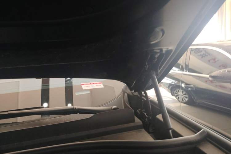 Used Hima AITO M8 2025 Extended-Range Max+ Version 53.4 kWh 6-Seater Edition Engine Bay Left