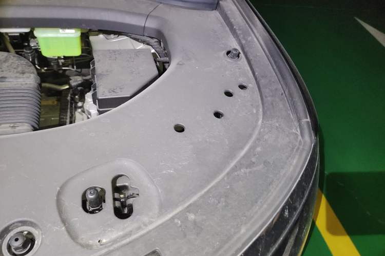 Used Hima AITO M8 2025 Extended-Range Max+ Version 53.4 kWh 6-Seater Edition Engine Bay Left