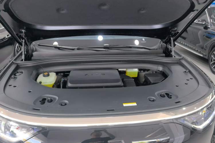 Used Hima AITO M8 2025 Extended-Range Ultra Version 53.4 kWh 5-Seater Edition Engine Bay